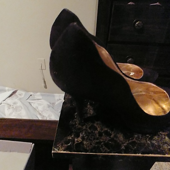 High Heels - Picture 2 of 4